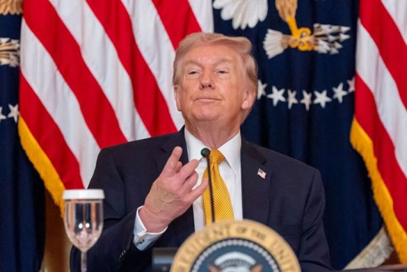 据报特朗普向海湾国家索至少2.5兆美元战争结算费。