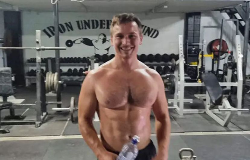 来自澳洲的赫尔姆克1小时内做了3206下伏地挺身，创下金氏世界纪录。