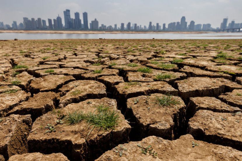 2022年8月中国江西省河床乾涸。