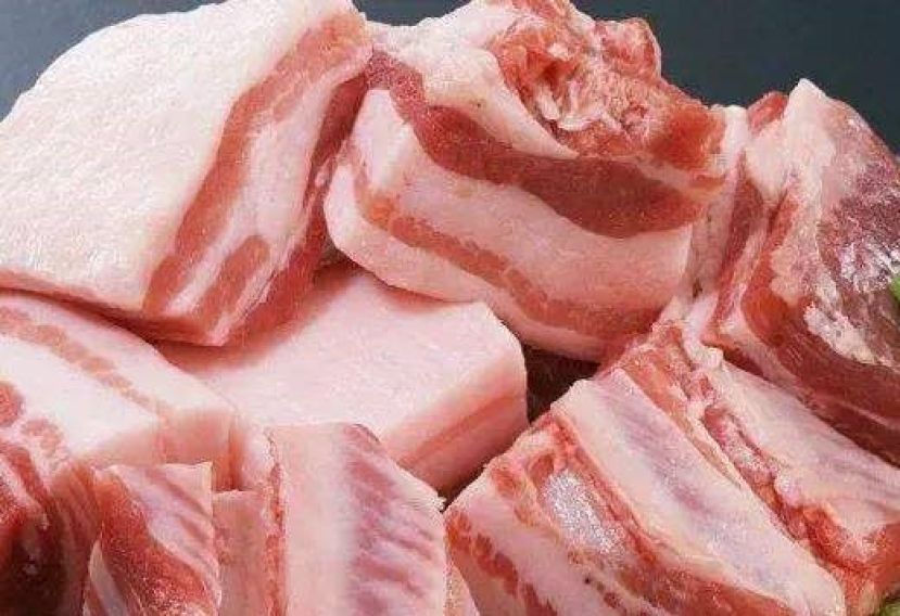 广州菜市场猪肉零售摊档。