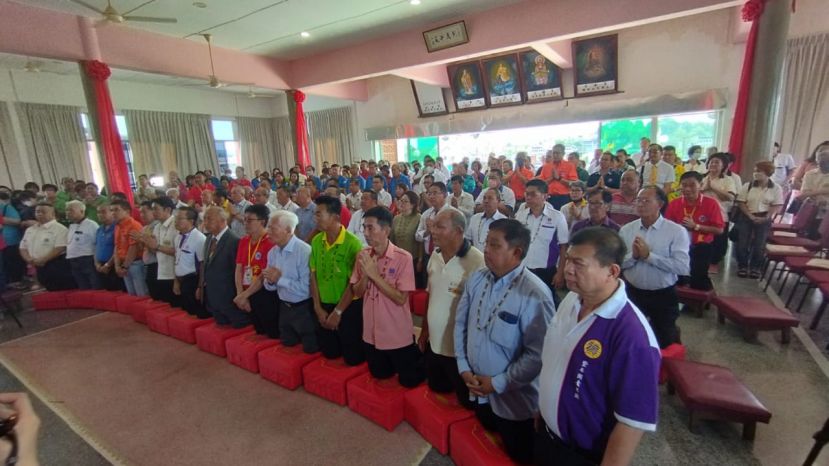 砂德教会紫霞阁&ldquo;孚佑大帝吕纯阳师尊圣诞的参拜师尊仪式进行时摄。