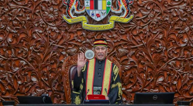 国会上议院主席丹斯里旺朱乃迪。