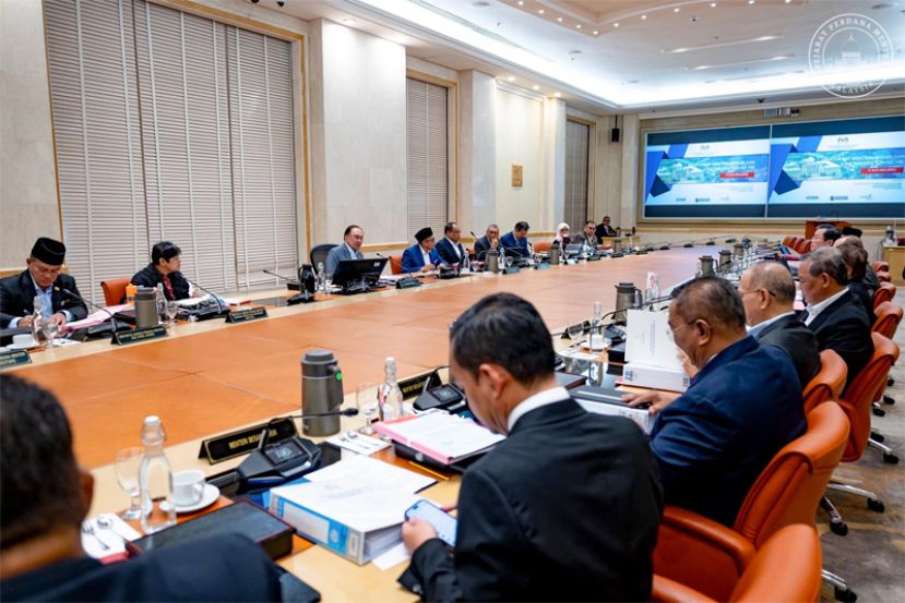 安华主持大臣及首长会议