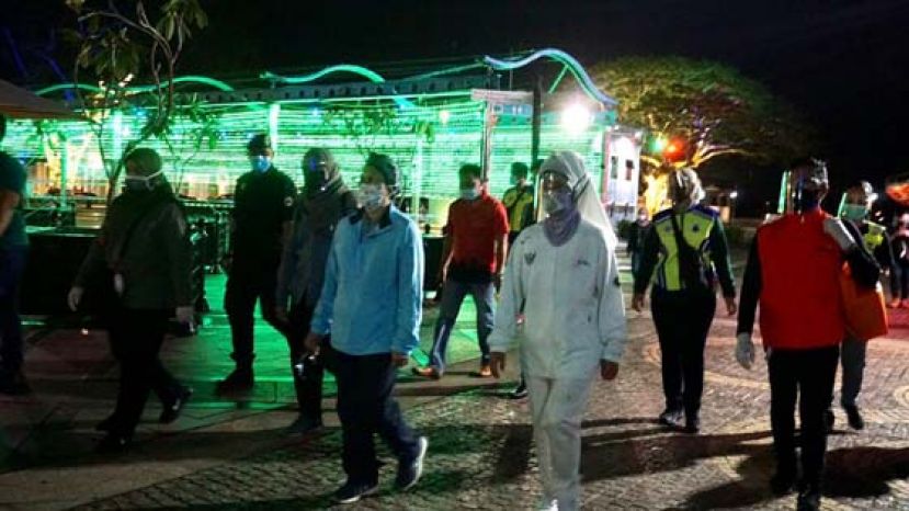 砂福利、幸福社区、妇女、家庭与儿童发展部长拿督斯里陈赛明于昨晚联合各单位展开寻找&ldquo;街友&rdquo;行动。