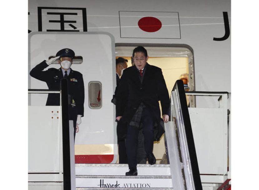 日本首相岸田文雄抵达英国，进行为期7天的欧洲访问之旅，与G7领导人会面。