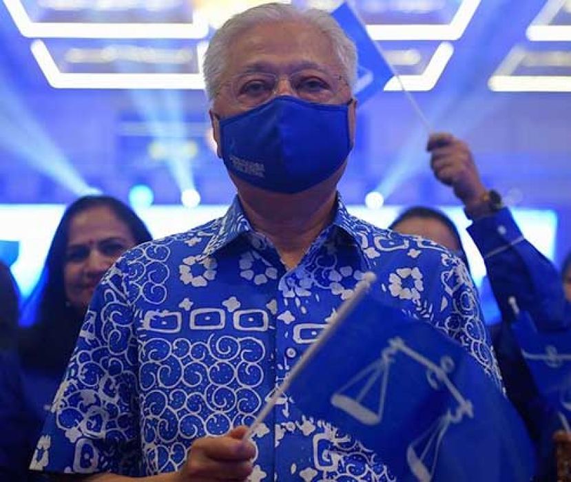 ●依斯迈沙比里出席国阵妇女组大会。