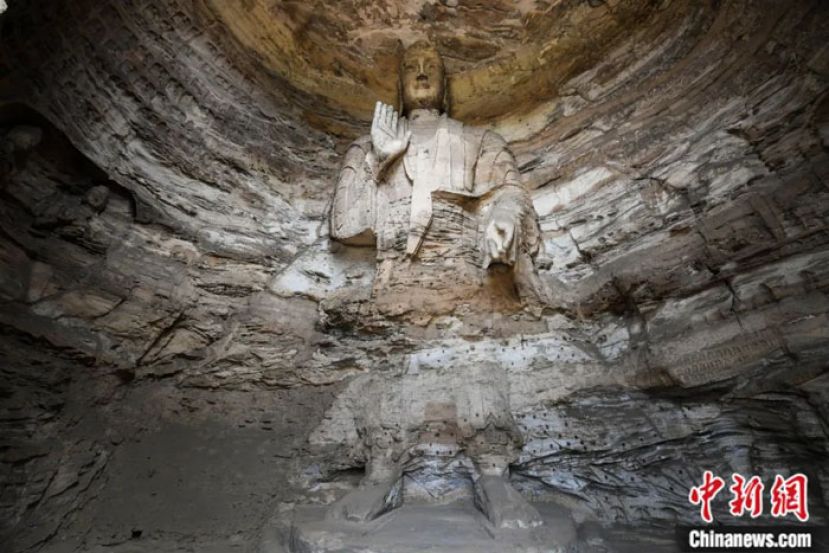 云冈石窟第16窟立佛。