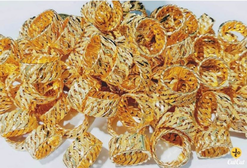 &ldquo;卖黄金诈骗4850万&rdquo;案  第5名男性友人被扣押调查