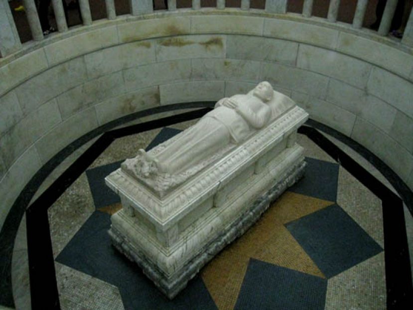 1929年6月1日举行隆重的奉安大典。此后，孙中山先生就长眠在中山陵。