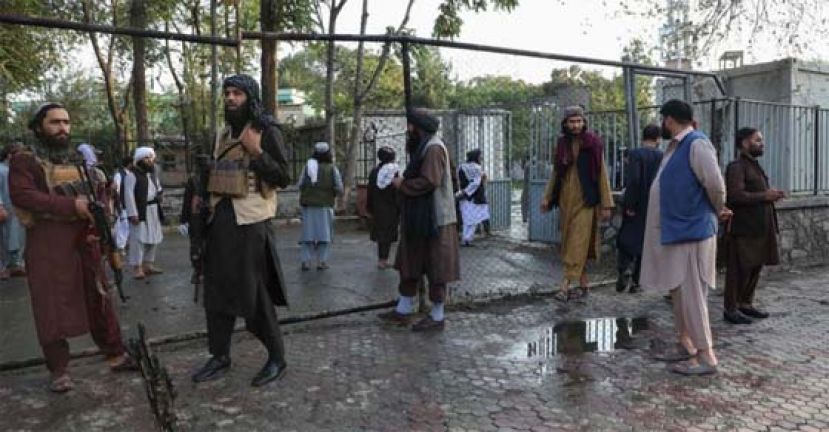 阿富汗各地爆炸事件频发，清真寺汽车爆炸7死。