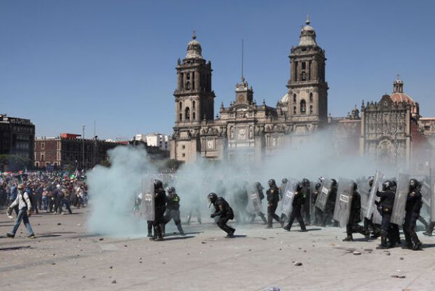 墨西哥数千人街头示威，抗议暴力事件频传。