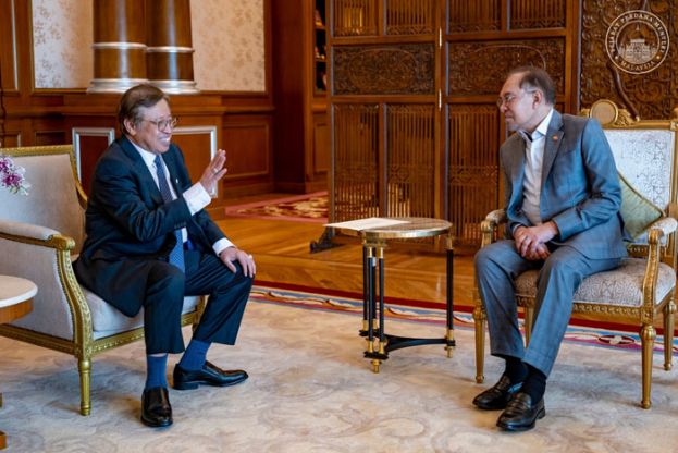 首相安华会晤砂总理阿邦佐哈里。