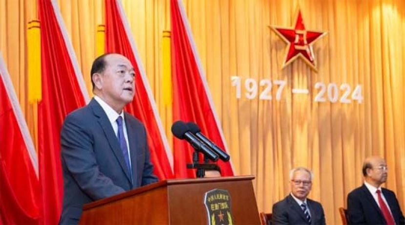 休假逾月，澳门特首亮相。
