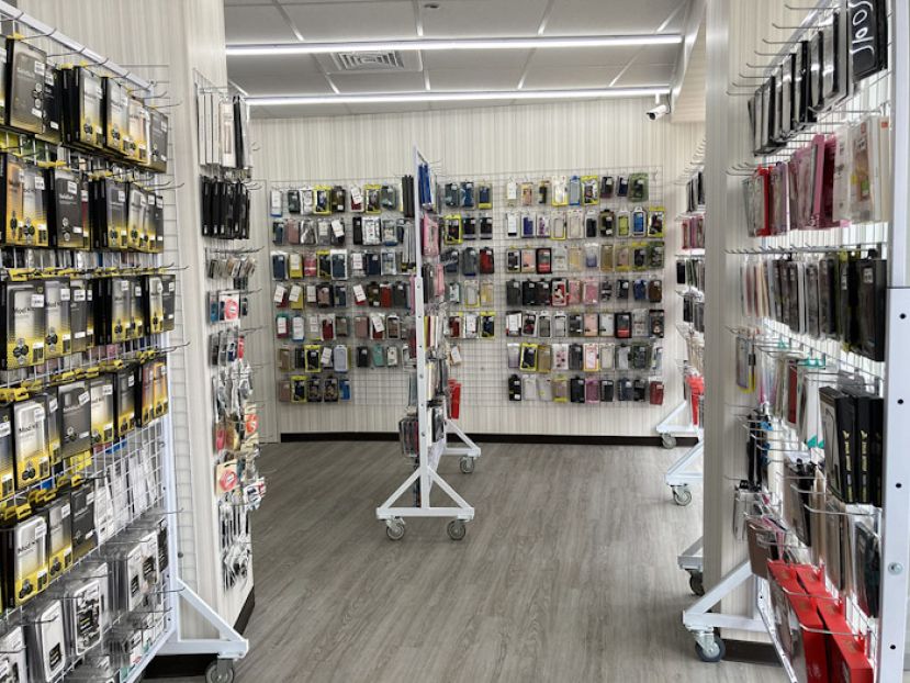 内贸部执法组破获2600件被怀疑违反2019年商标法令的各类手机配件