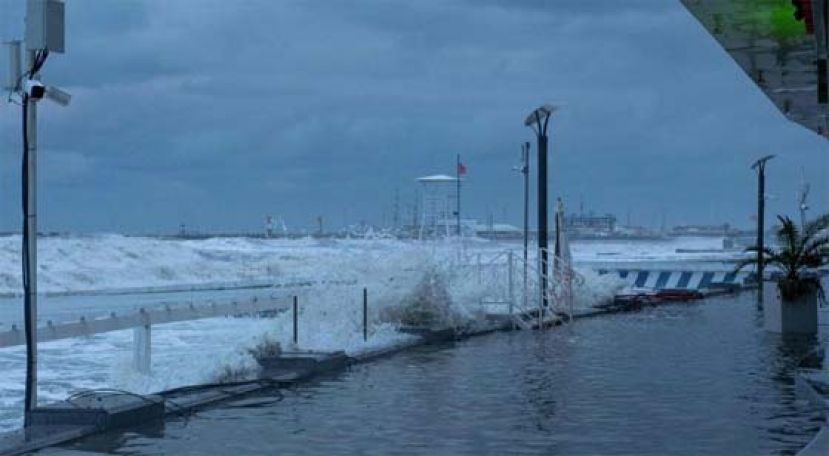 恶劣风暴袭俄乌致4死约190万人停电.