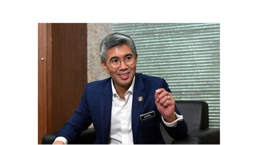 财政部长东姑扎夫鲁。