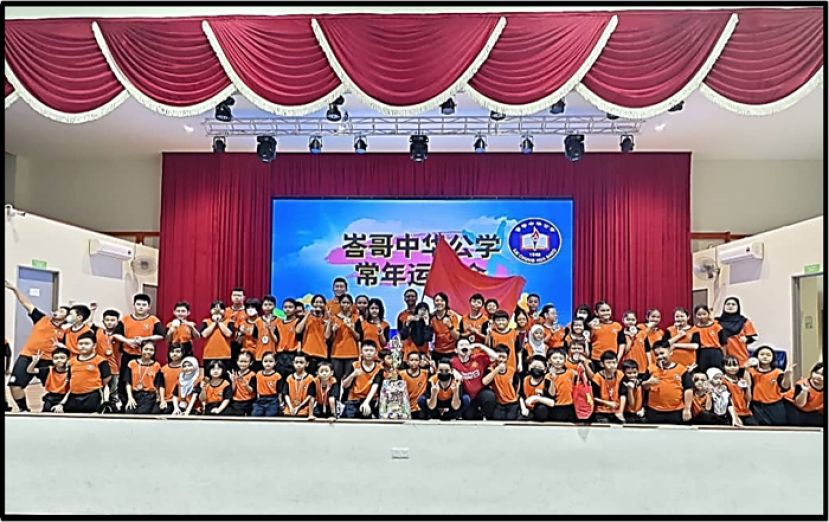 橙队学生获得全场总冠军。