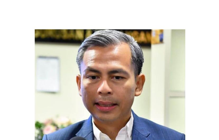 通讯部长法米。