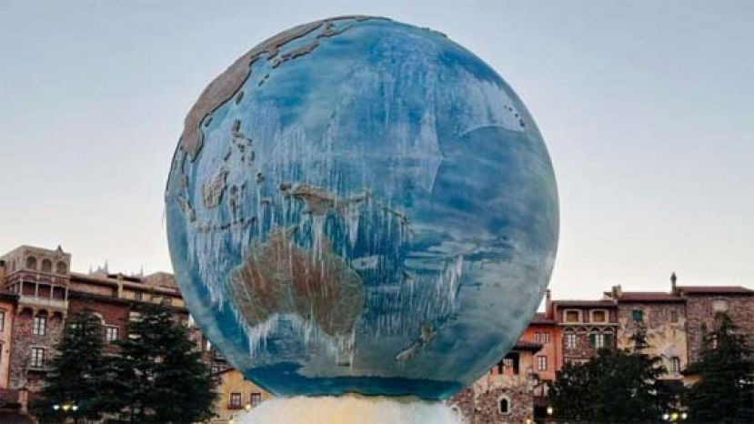 寒流太强！日本东京迪士尼冻到结冰。