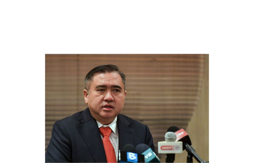 陆兆福宣布9月2日起航班如果延误超过5小时   航空公司就必须提供退款