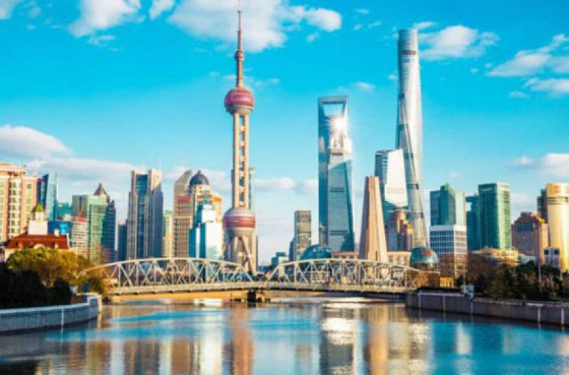 上海进出口贸易额再度创新高。