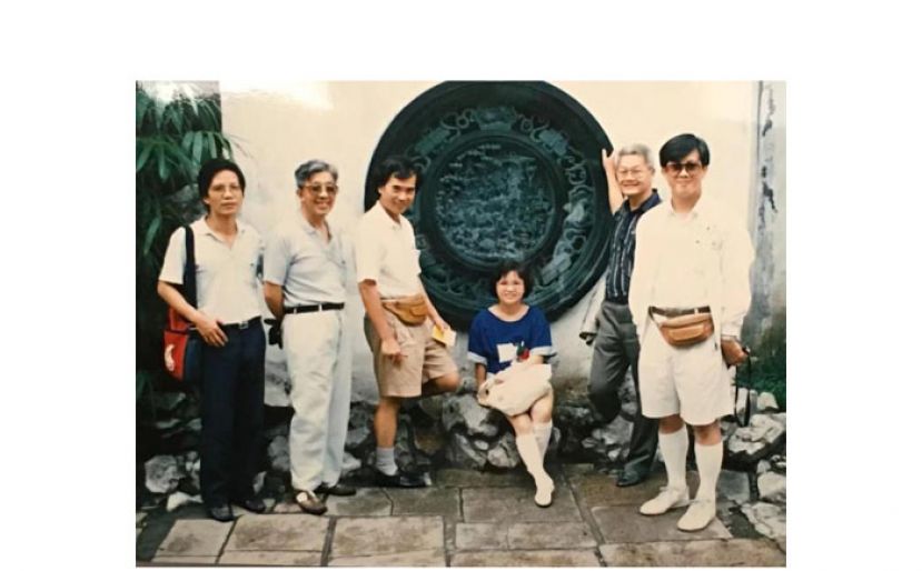 方素珍等台湾作家1989年到大陆交流，先后到了合肥、上海、北京。
