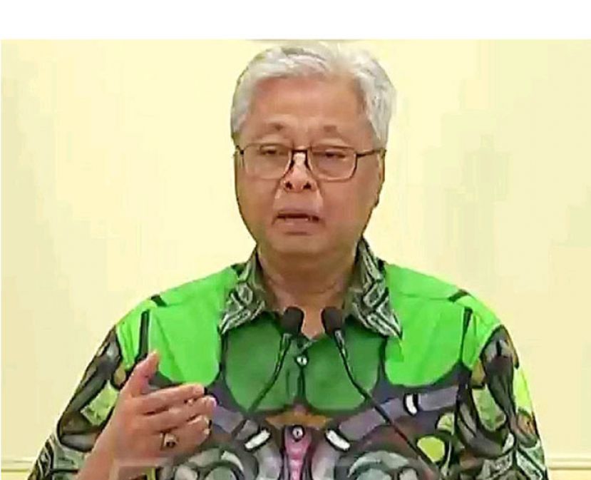 国防部高级部长拿督斯里依斯迈。