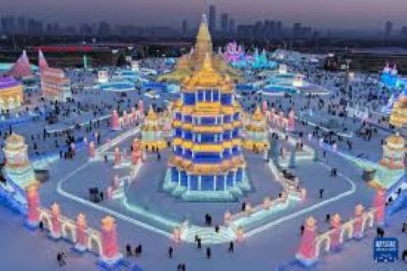 哈尔滨冰雪大世界开园，规模历届最大并加入科技元素。
