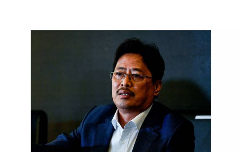 丹斯里阿占巴基。