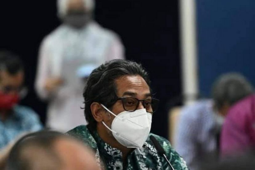 科学、工艺与革新部部长凯里.