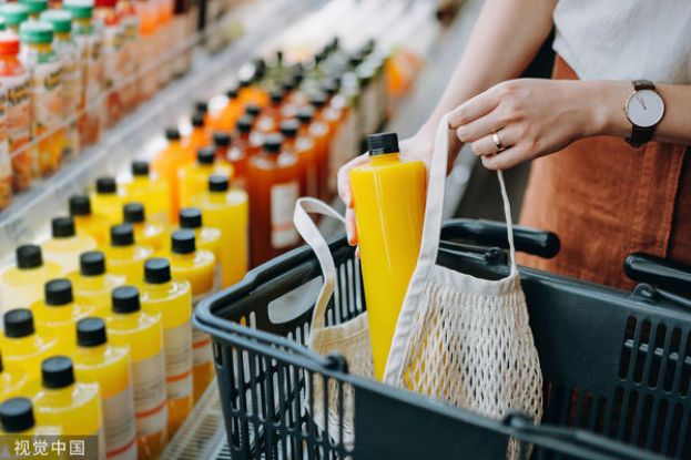 部分果汁含糖量高，健康效果恐打折。