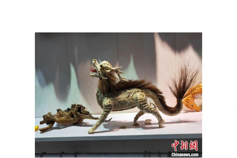 曾修权的棕编作品。