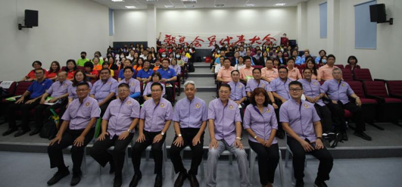 出席教总第72届会员大会的代表合影。