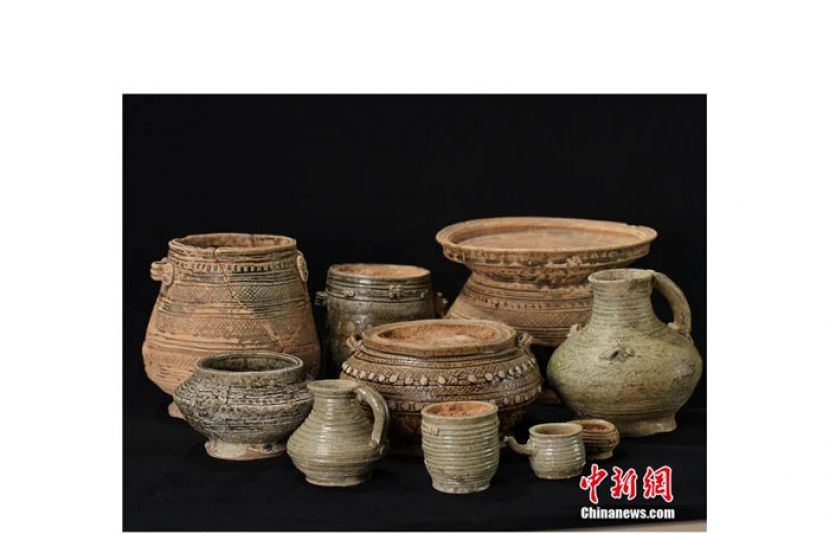 自浙江衢江西周高等级土墩墓群出土的原始瓷。