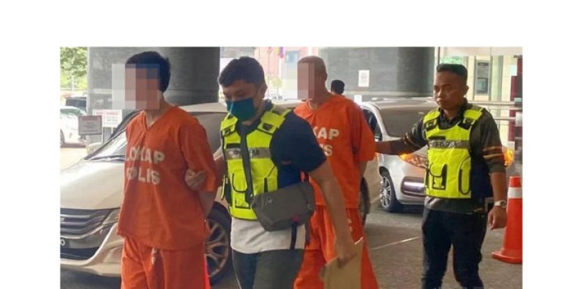 吴焕华等被带上法庭时摄。