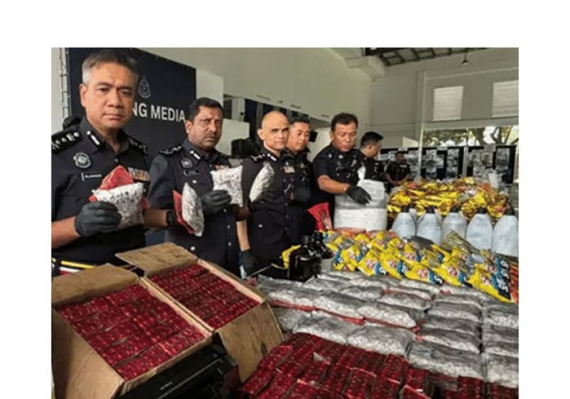 警方展示所起获的毒品。