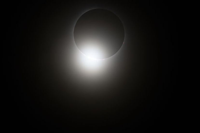 美东2024年4月发生日全蚀。