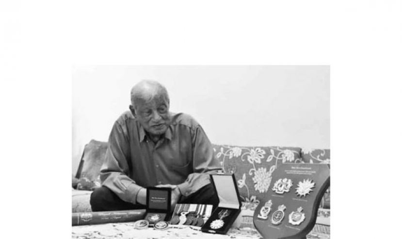 我国独立典礼护旗手89岁的奥利弗逝世