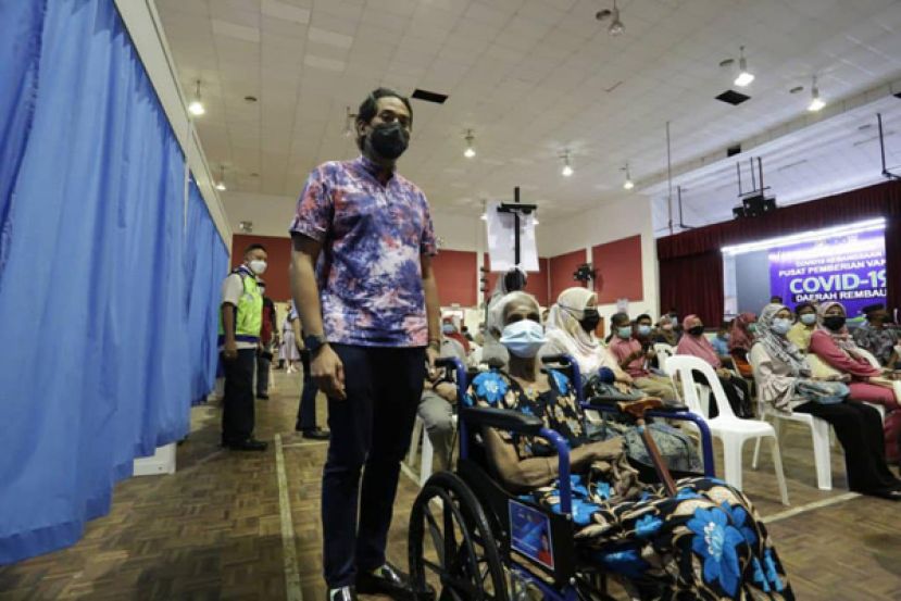 科学、工艺及革新部长凯里。