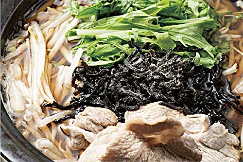 改善假性疲劳滋润排湿 昆布猪肉药膳锅