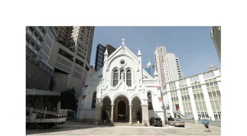 歌德式设计风格的圣母无原罪主教座堂，位于半山，神圣庄严。