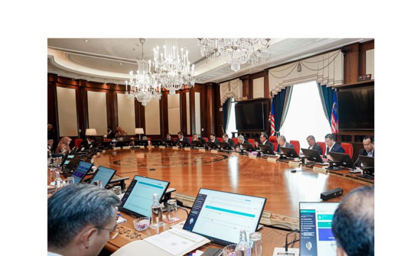 首相安华主持每周内阁会议。