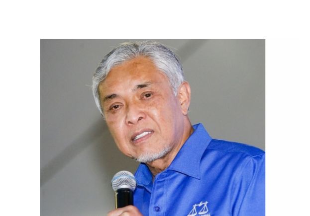 拿督斯里阿末扎希。