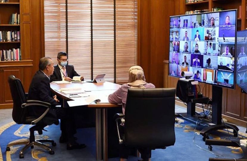 首相慕尤丁主持国家就业理事会视频会议。