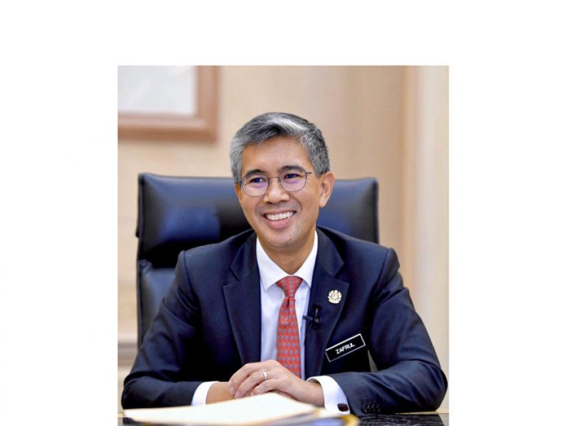 财政部长东姑扎夫鲁。