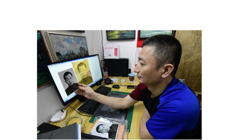 柯铭峰修相时会用绘画技巧，如素描般根据色调、层次的不同，令相中人的骨骼肌肉随光影而变化，重现真实感。
