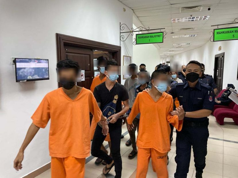 嫌犯出庭时摄。