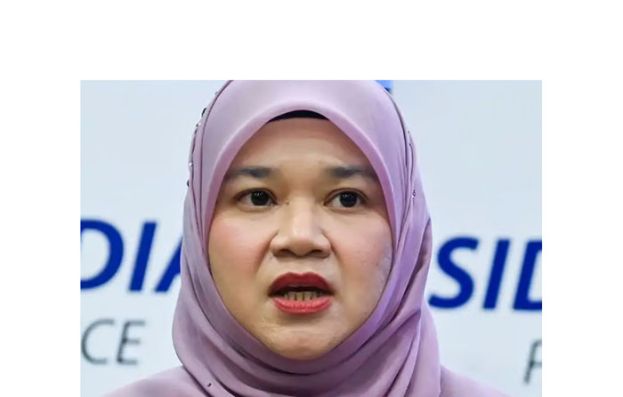 教育部长法丽娜。