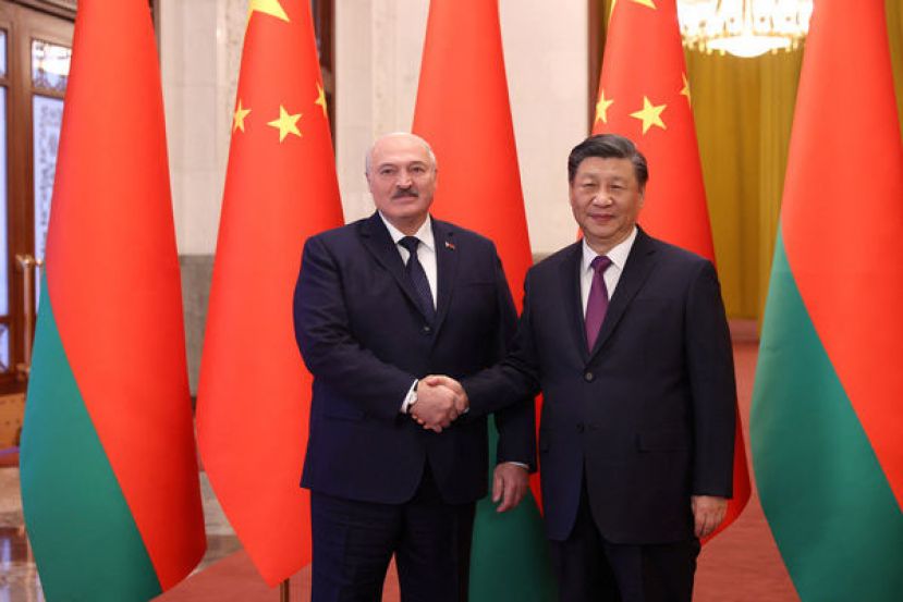 白俄罗斯总统卢卡申科与中国国家主席习近平会谈。