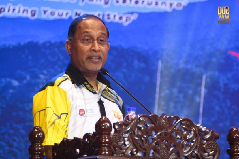 高教部长赞比里。